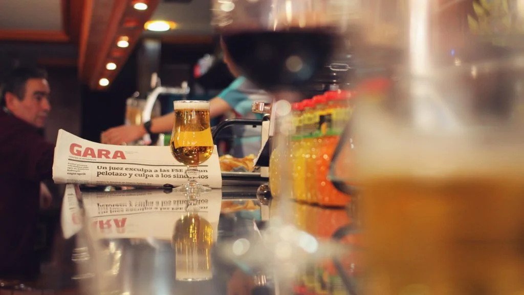 hiszpanie-prowadza-po-alkoholu